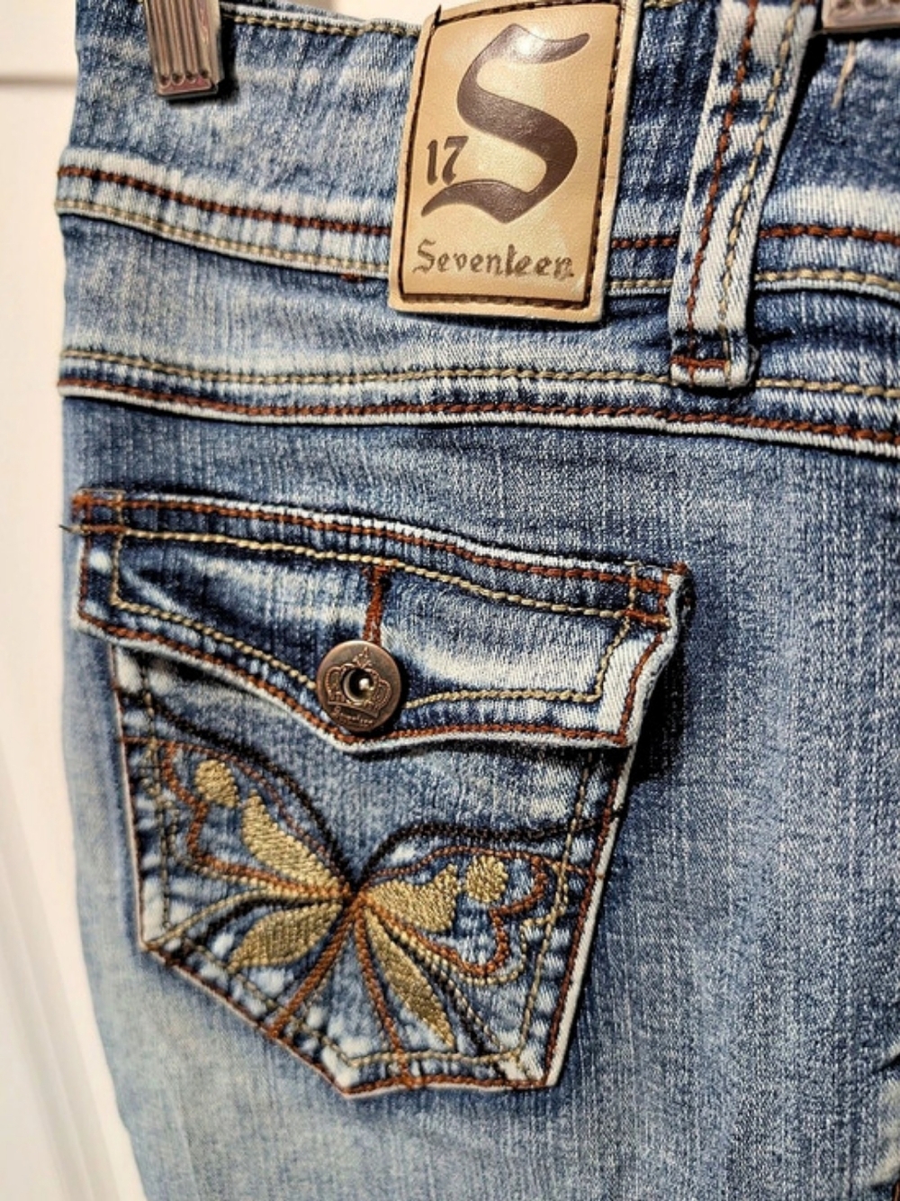 Seventeen Skinny Embroidered Jeans
